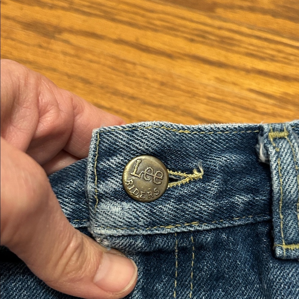 Vintage Lee Jeans Women’s 32 Blue Lee Riders with Distressing - Picture 10 of 16